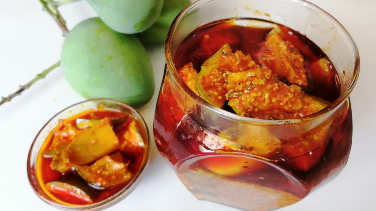 🥭Raw Mango Pickle Traditional Recipe 🏺 पारंपरिक पद्धतीने बनवा कैरीचे