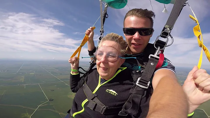 1026 Sandy Hebert Skydive at Chicagoland Skydiving...