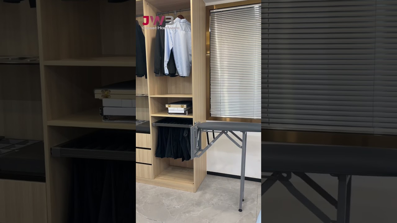 Foldable ironing board 