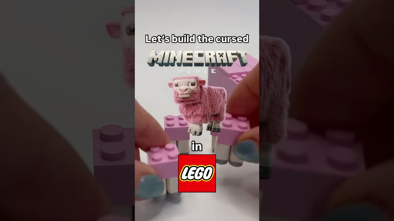 I built the "cursed" sheep from the Minecraft movie out of LEGO 🐑⬜️🟩