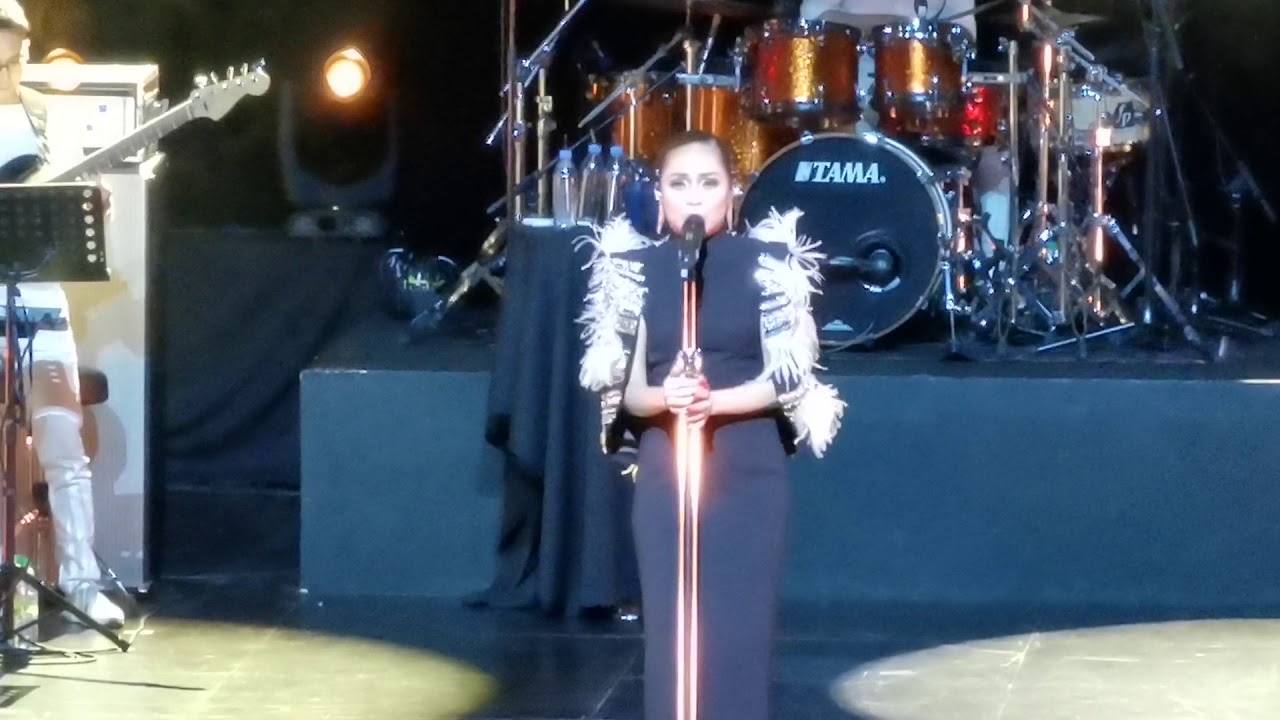 Lelaki Teragung [Dayang Dua Dekad - Dayang Nurfaizah]