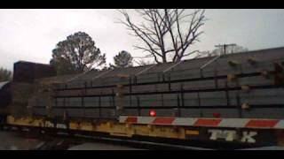 CSX SD70MAC #4756 and C40-8W #7333 lead a mixed freight