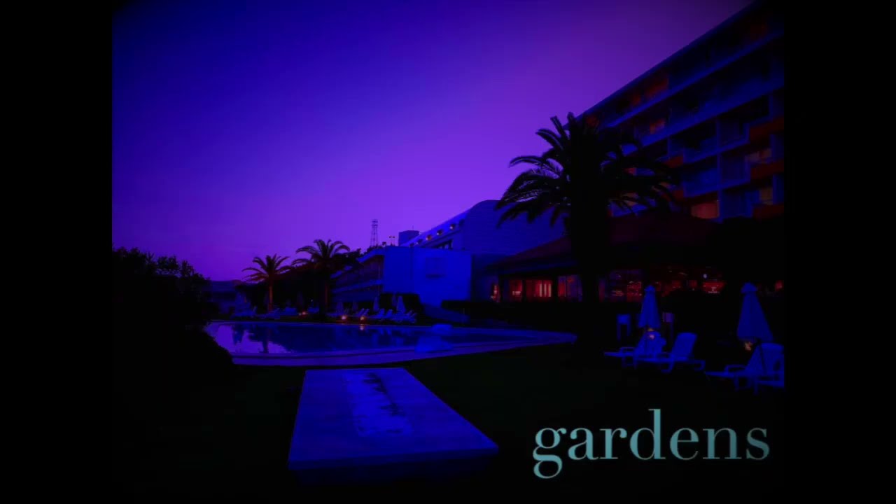 gardens (Entrance to the labyrinth)