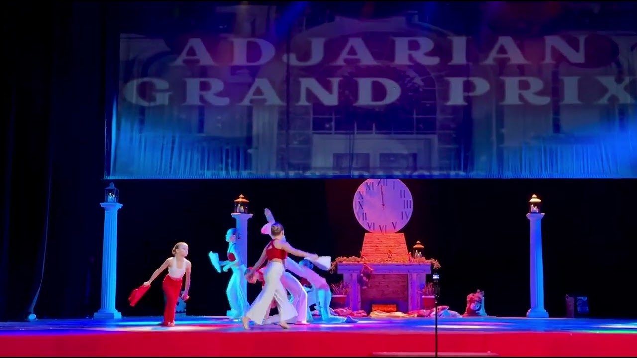 «Бумажный самолет» Постановка Браговской Веры Александровны. Модерн танец 