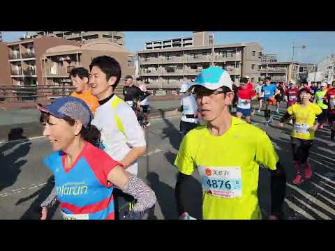 ●熊本城マラソン2024、平成駅上、往路メインカメラ