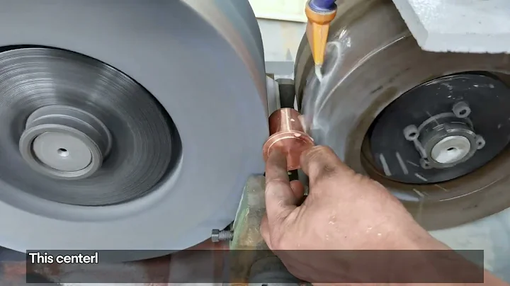 Centerless grinding machine