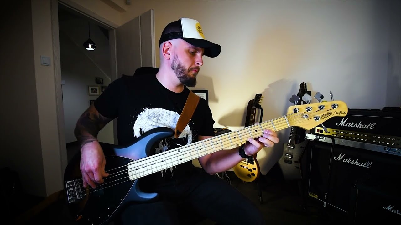 Guitarist plays bass: Ghost - Rats (bass cover)