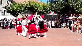 Día da virgen de la cama en Escalante Cantabria. Danza tradiconal.