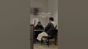 صوت جميل يملأ القلوب بالسكينة والطمأنينة استمعوا إلى تلاوة هذا الطفل الموهوب من سورة الأحزاب 