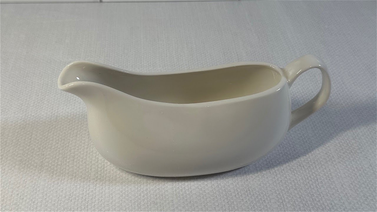 Large White Ceramic Gravy Boat - Microwave and Dishwasher Safe