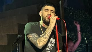 ZAYN - Concrete Kisses (Live Performing on stage)