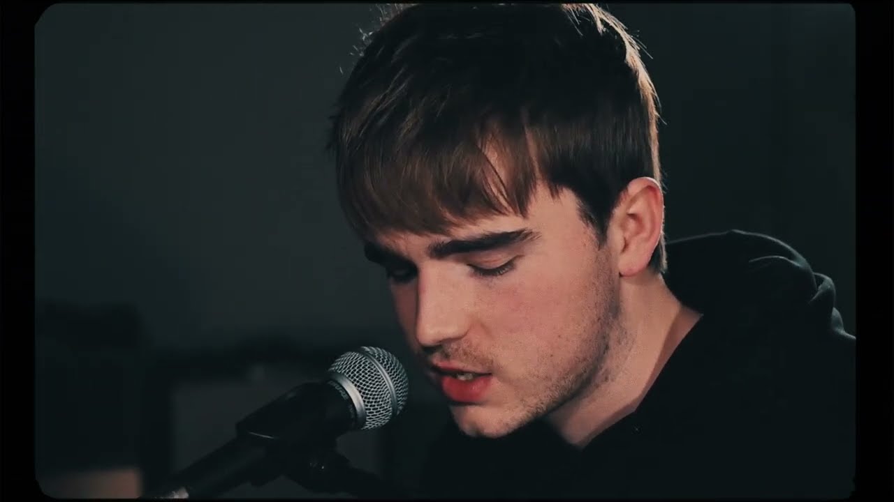 Ewan Mainwood - Broken (Live Version)