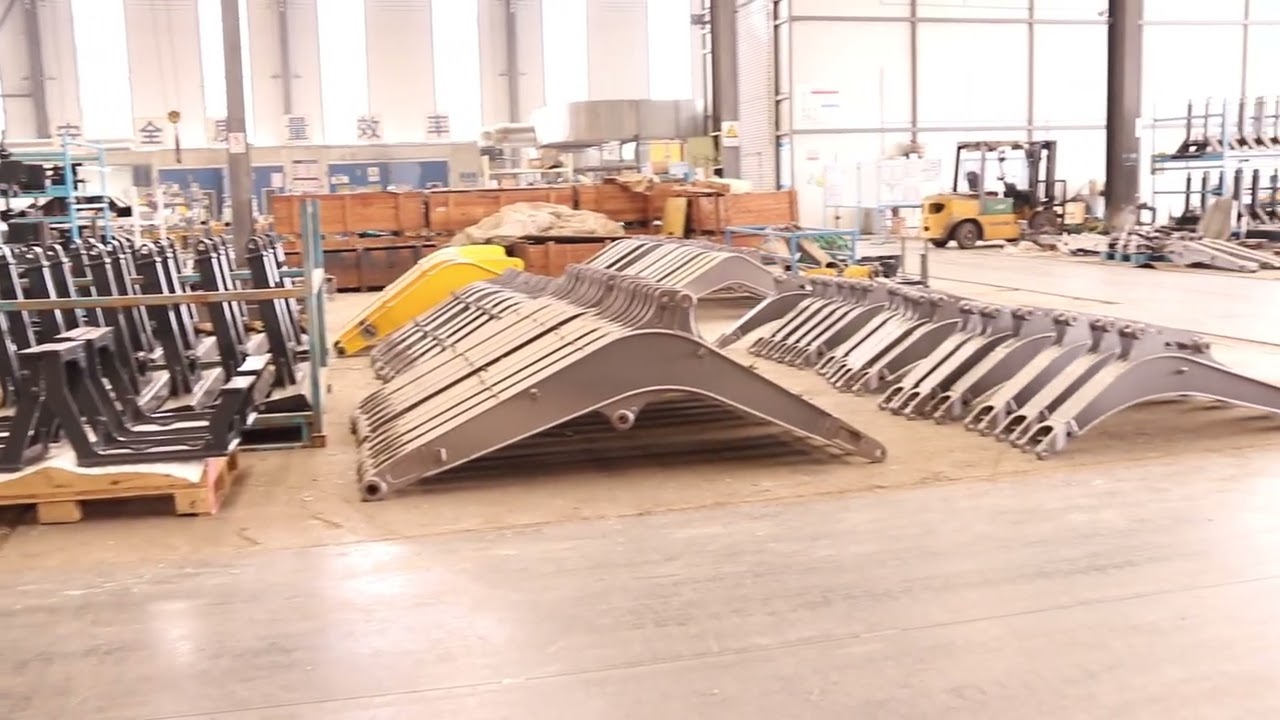 More Than Power: The SHOCKING Tech Inside a Modern Large Excavator