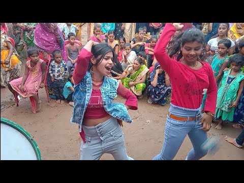 हमारे गांव की गोरी लड़कियों का बैंड बाजा डांस सीधी रीवा का Desi Girls Band Baja Dance @sanatbhai
