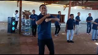 Satu Persatu diBerkati-Nya. Lagu: Susteran Alma. Penari: Para Frater dan Pater Rogationis Maumere