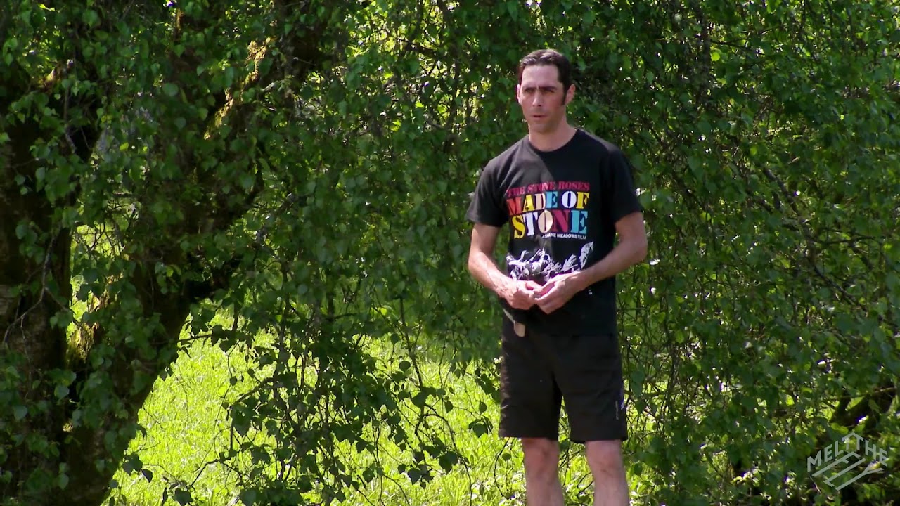 Stone Skimming Official World Record!! Dougie Isaacs 121.8m (400ft