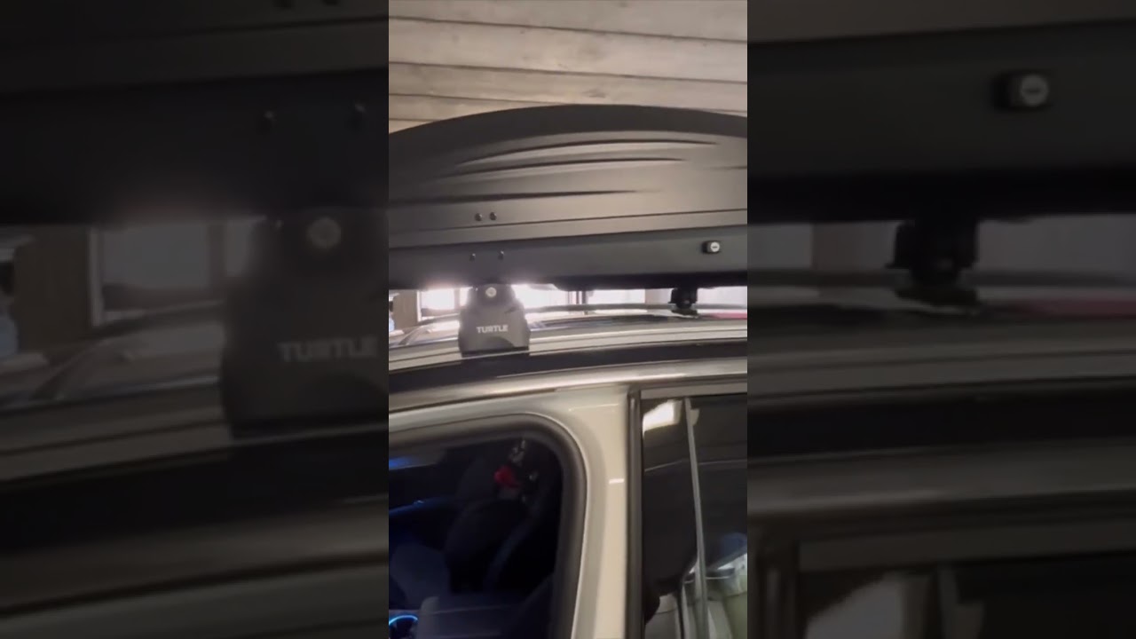 Lo sapevate? Barre tetto Turtle Air2 con Box Tetto REEF G3 580 su Peugeot 3008 con tetto panoramico