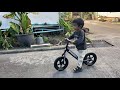 strider : ขี่ balance bike ไล่แม่ปั่นจักรยาน ตามไม่ทันแม่รอหน่อย!!