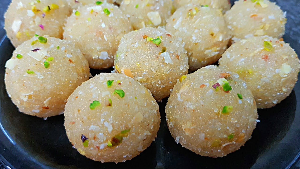 एक नए तरीके से बनाए आसान व टेस्टी सूजी के लड्डू 2 चीजो से /Easy Suji ke  Laddu Recipe /Rava Ladoo - YouTube