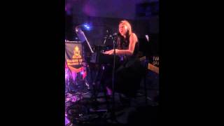 Norah Jones' "Don't Know Why" - Raine - Jazz Festival