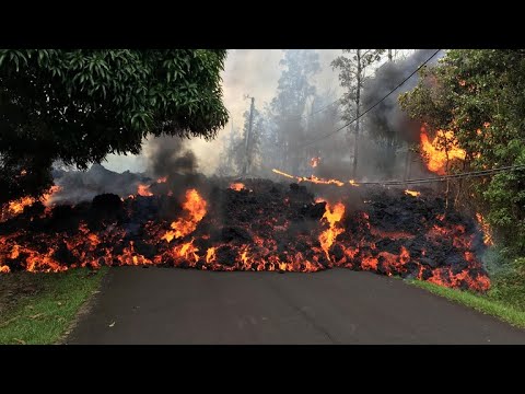 Video: Lava Verdampt Het Grootste Zoetwatermeer Van Hawaii 