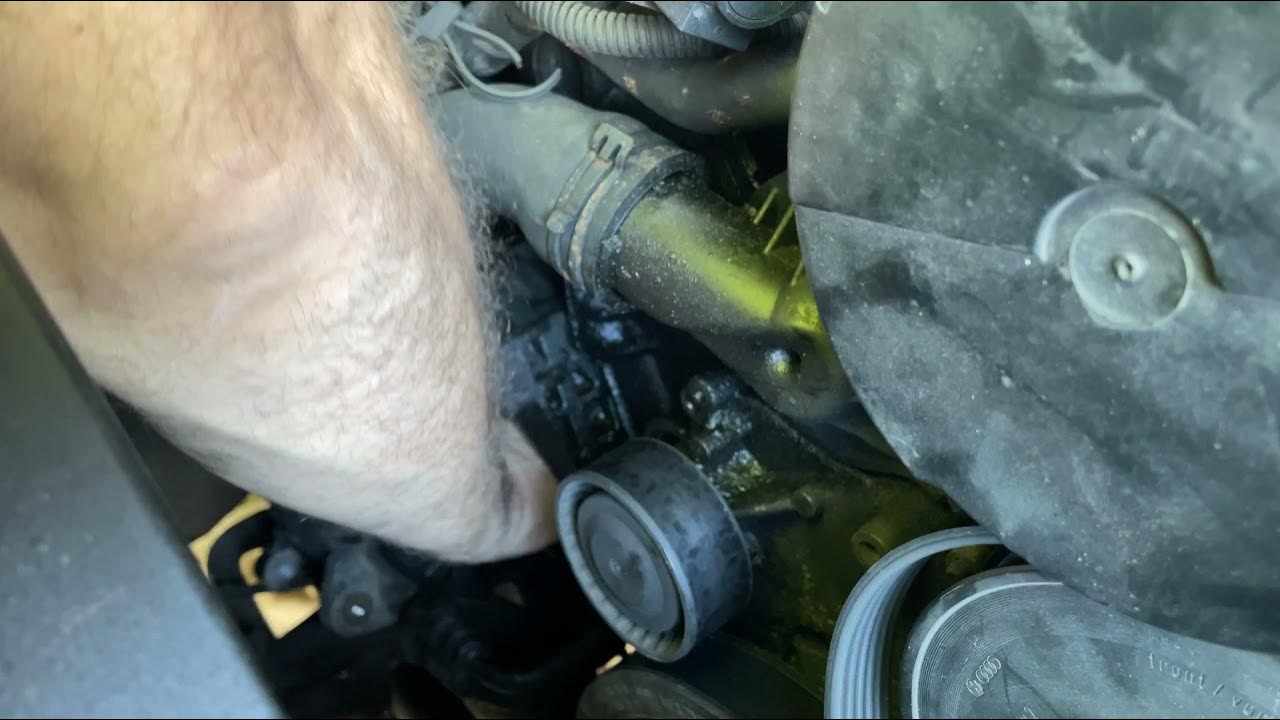 Audi Q7 4L 2007 BUG 3.0L Diesel wymieniamy alternator ,how to change
