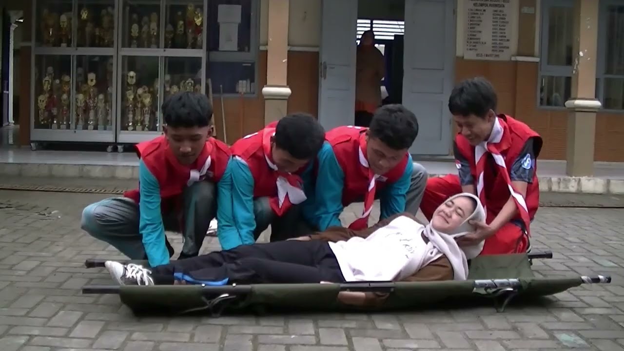 SIMULASI  EVAKUASI GEMPA BUMI/ HARI KESIAP SIAGAAN BENCANA NASIONAL SMK NEGERI 1 SELO TAHUN 2025