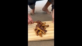 طهي أرجل الدجاج على الشاطئ🐔😍-Cooking Chicken Feet on the Beach 😍🐔