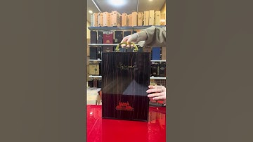 HO15-328-M01 (Hộp sơn mài 2 chai mặt lõm khay thẳng lót trắng vân gỗ màu đen)