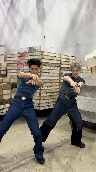 #THUNDER ⚡️ with #에스쿱스 #SCOUPS #민규 #MINGYU #SEVENTEEN #세븐틴 #HAPPY_BURSTDAY #SVT_THUNDER