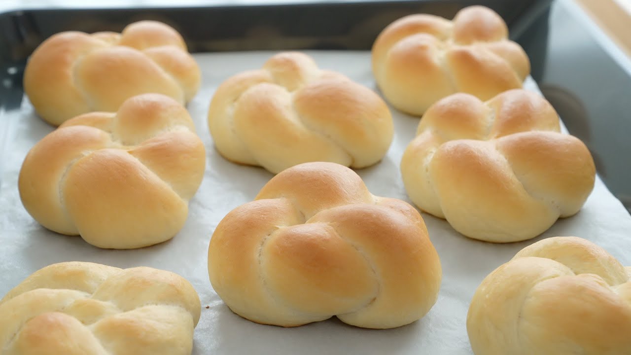 Condensed Milk Bread Roll｜Apron