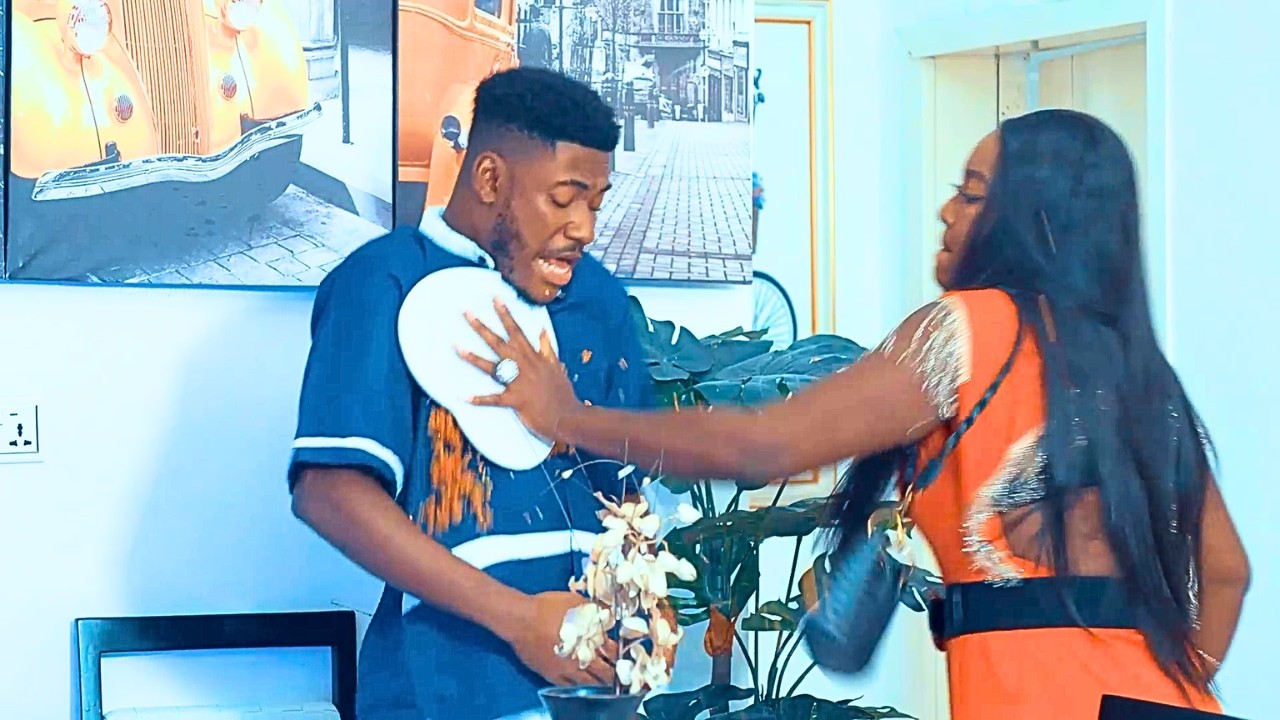 She Poured Hot Food On Him &Slappd Him Thinkin Hes A Cleaner Nt Knwin He's Actin Poor To Find A Wife