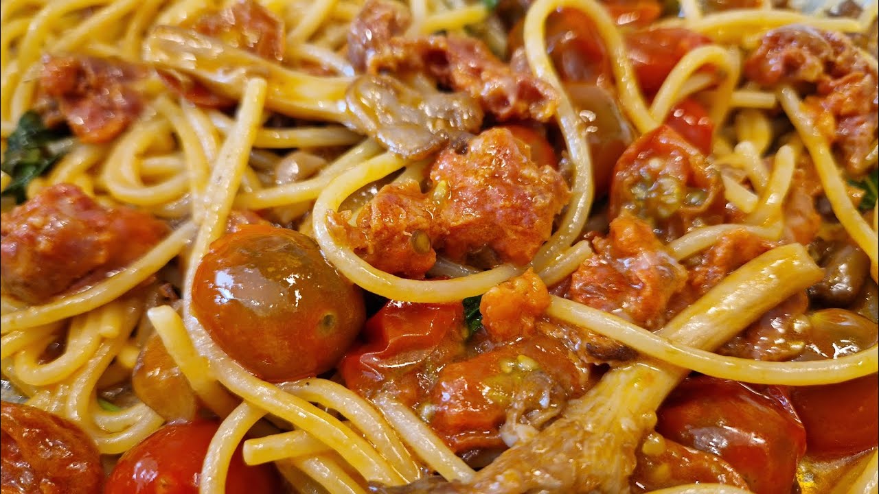 La Pasta Funghi e Salsiccia - La cosa bella è la ciccia