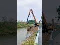 Piling machinery, excavators, construction machinery, live shots. It’s time to show real technol