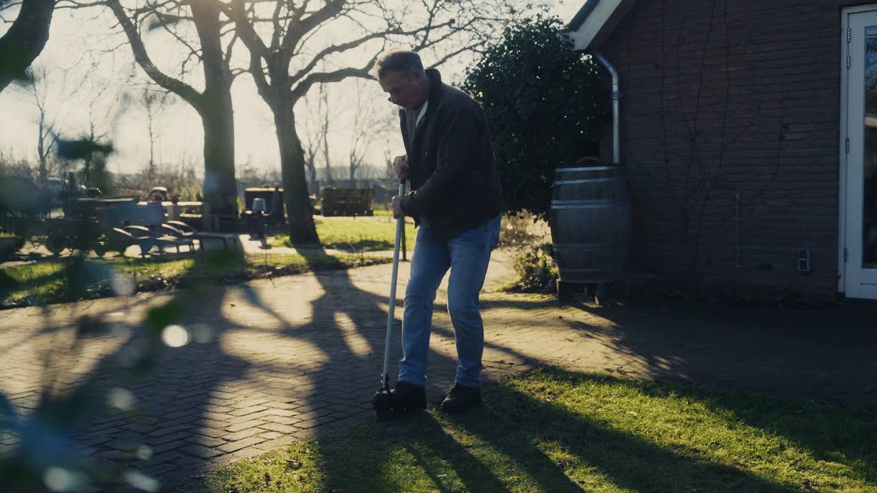 De Kantensnijder van Talen Tools - Strakke tuinranden in een handomdraai!