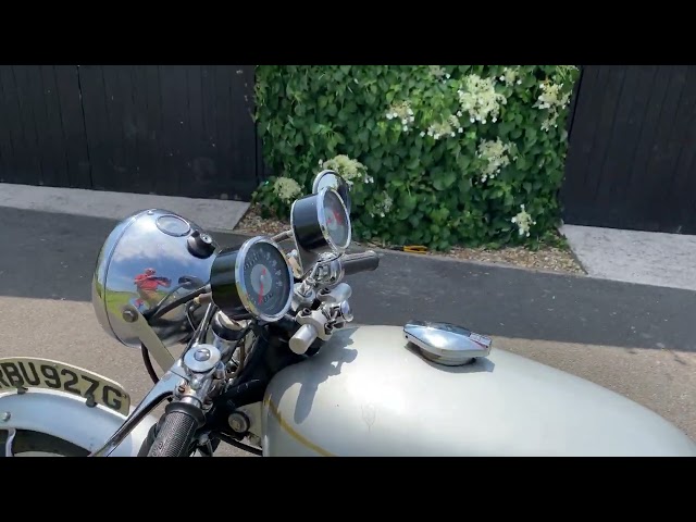 Velocette Venom Thruxton class=