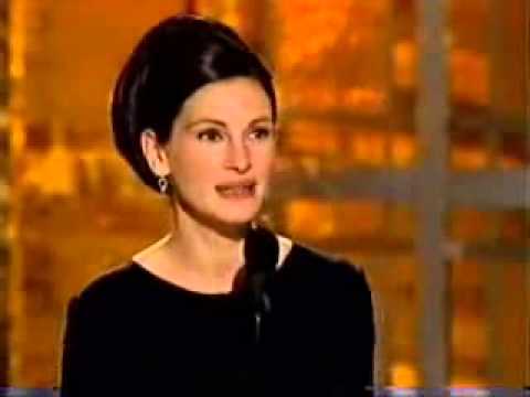 Video: Julia Roberts Guarda I Golden Globe