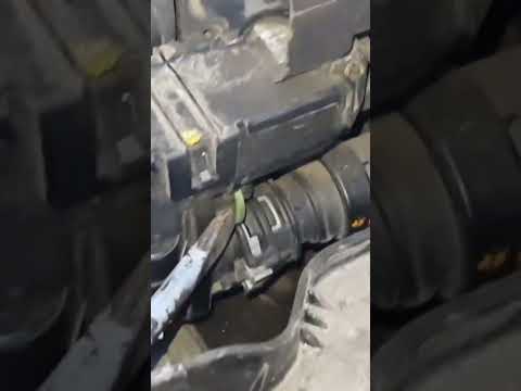 Coolant Temperature Sensor Changing #peugeot #diy #mechanic #shorts