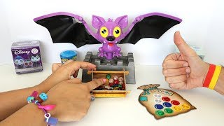 TotoyKids Jugando con El Murciélago Vampirito Niños contra Niñas!!! Quién Ganará???