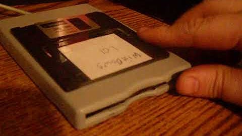 Loading Windows 1.01 on a Netbook via USB Floppy Drive