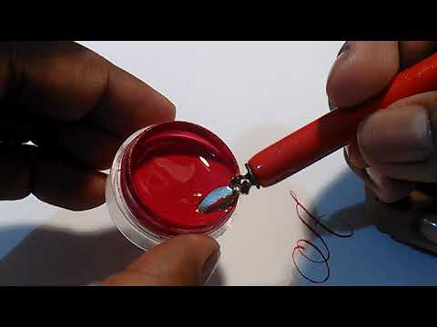 Vídeo: Como você usa uma pena de tinta?