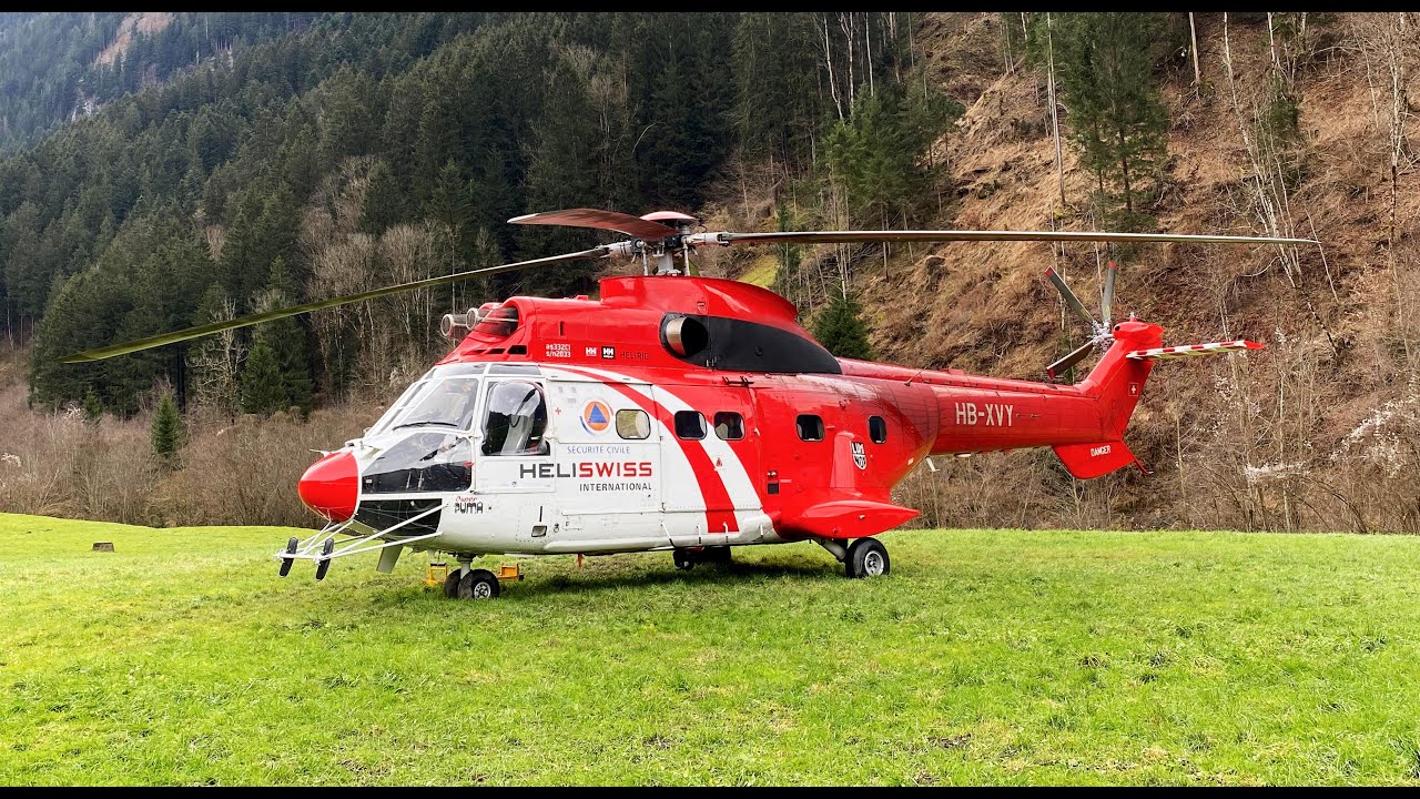 Super Puma im Schächental im Einsatz