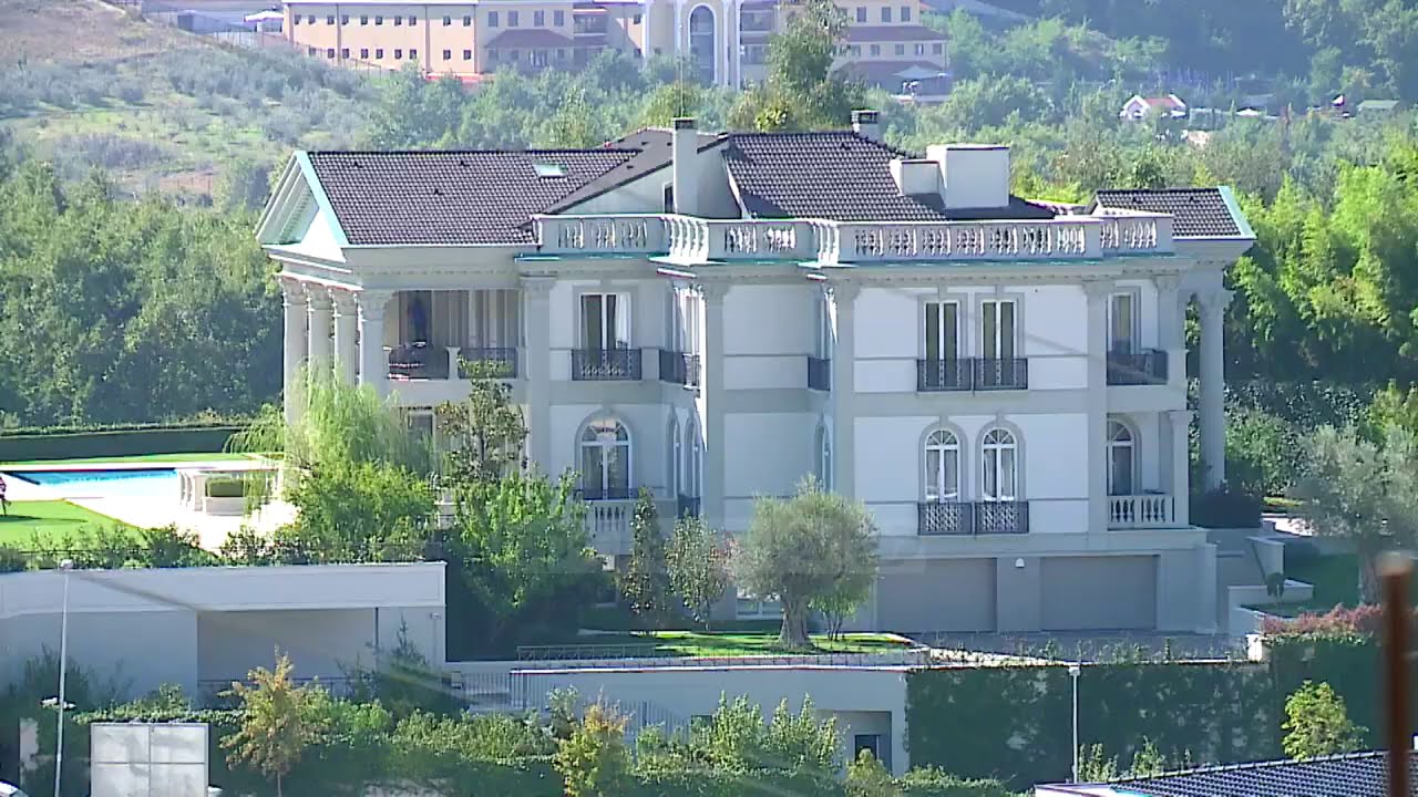 Shkelzeni banon në Rolling Hills/ Kompleksi ku vilat kushtojnë nga
