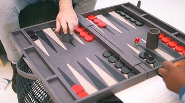 Backgammon Tutorial - how to the roll dice in backgammon