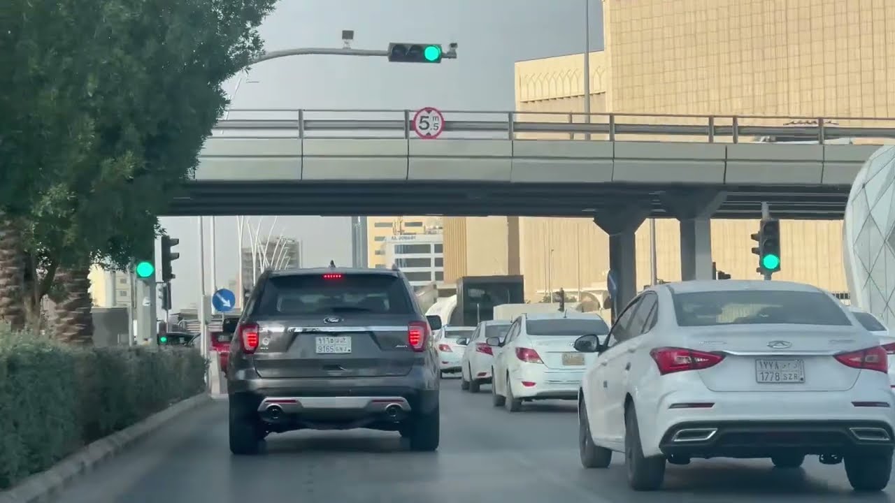 طريق الملك عبدالعزيز الرياض