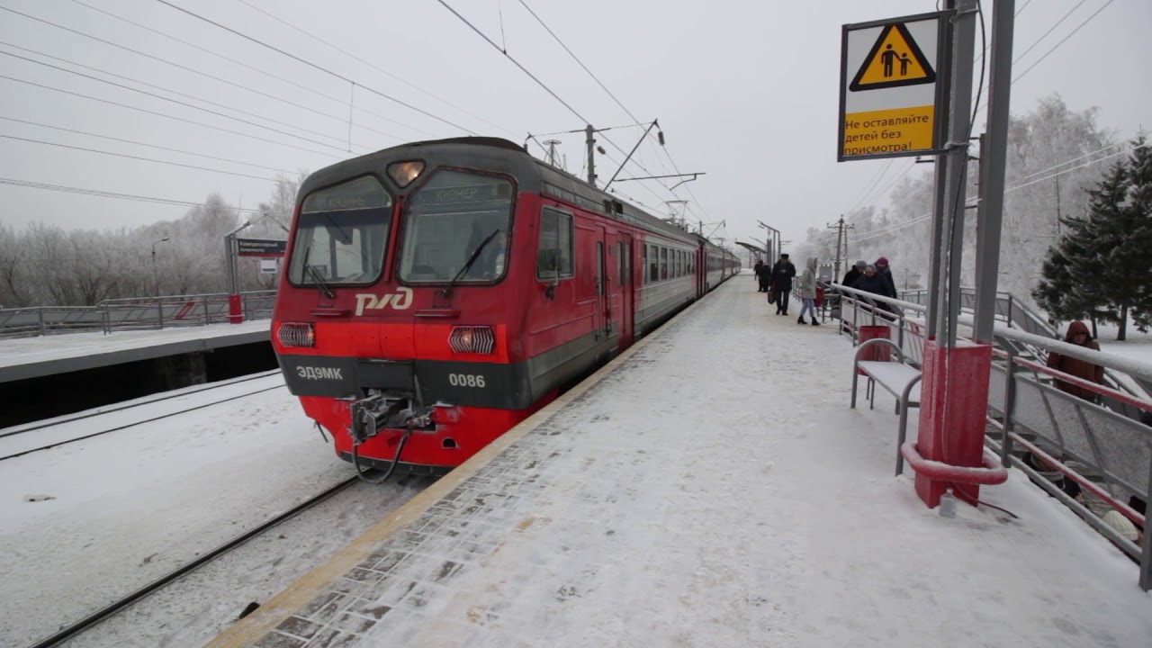 Электропоезд ЭД9МК-0086 сообщением Ижевск - Кизнер - Казань