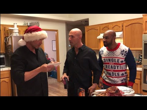 “BTE On Christmas Eve” - Being The Elite Ep. 131