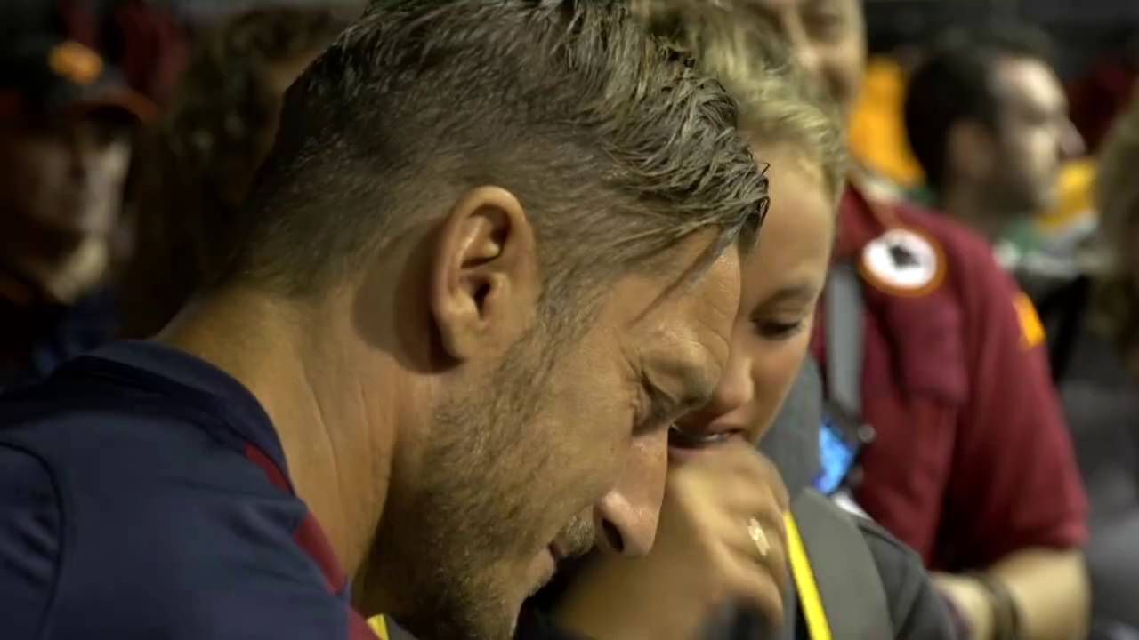 Girl starts crying after meeting Franceso Totti