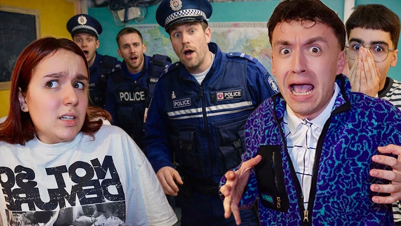 LA POLICE EST ARRIVÉE DANS NOTRE CLASSE ! - PINK LILY