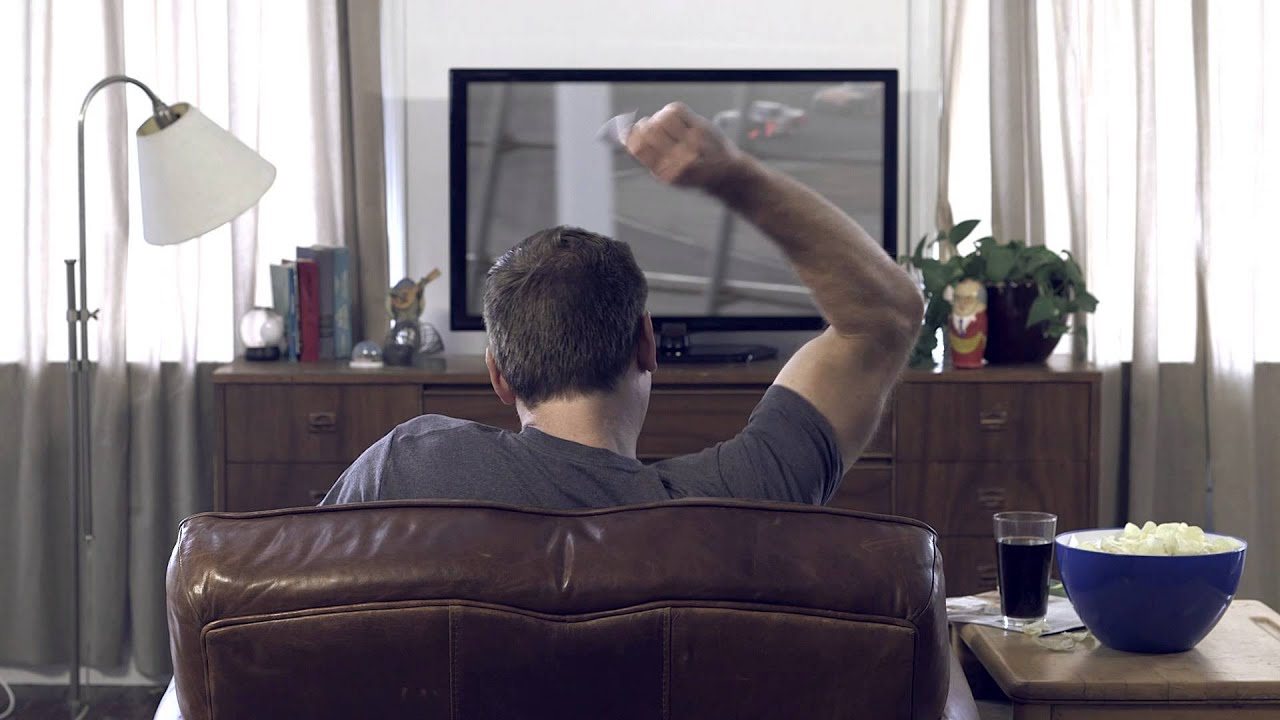 Hanes Annoying Tag Commercial #1, "Thread Pulling"